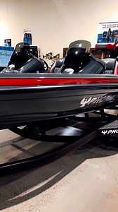 18K views · 263 reactions | The color scheme on this Phoenix 20XE#phoenixboats #20xe #bassboat #wefishphx #builtbyanglersforanglers #bassfishing #colorscheme | Phoenix Boats | Facebook