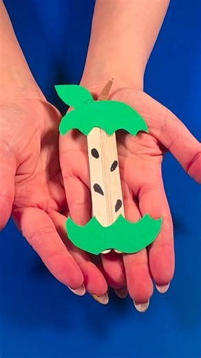 DIY Eaten Apple Craft 🍏 Easy Popsicle Stick Toy for Kids #diy #craft #craftyfun #kids