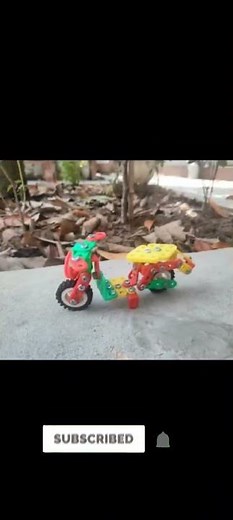 Lắp xe máy từ bộ lắp ghép mô hình kĩ thuật lớp 5.