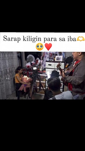 Anniversary surprise harana #anniversarysurprise #surpriseserenade #harana #ldr #anniversarygiftideas @topfans | Flowers for Mariaclara