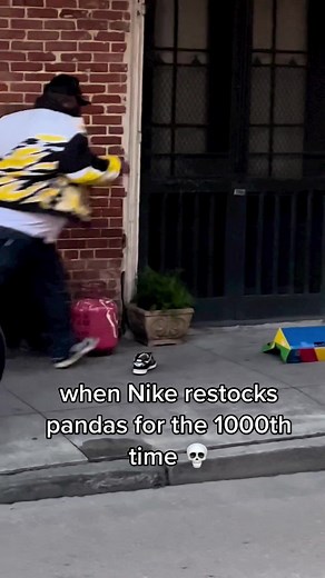 Can’t believe nike made $690,000,000 on Panda Dunks this year 😳 #sneakers #snkrs #sneakerhead #kotd #sneakersaddict #sneakertok #nike #jordan4 #jordan1 #nikedunks #dunks #meme #funny #foryou #fyp #xyzbca