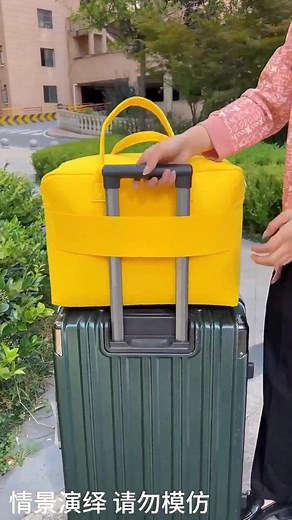 1.3M views · 13K reactions | My older sister's ice cream was knocked to the ground by a naughty kid, and she started crying. The kind younger sister quickly grabbed some homemade ice cream. It was beautiful, delicious, and incredibly loving!【久久好物】 #久久好物 #搞笑 #funny #fyp #reels #shorts | 久久好物 | Facebook