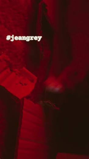 😺 jeangrey, found a new box, Scratch away, on that ft. Knox #cat #pets #kitty #jeangrey