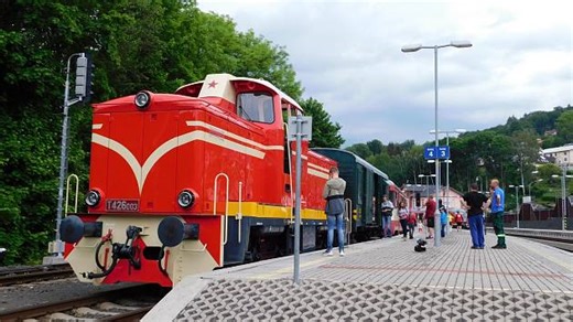 Parní vlak i motoráček. Nostalgické jízdy v Libereckém kraji budou pokračovat