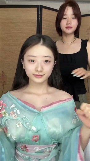 The Enchanting Fox Flower Goddess in Luoyang - Hanfu Beauty Revelation