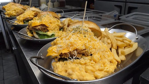 치즈듬뿍!_맥앤치즈버거,_치즈_인기_음식!_⧸_Cheese_galore!_Mac_and_cheese_burger,_a_popular_cheese