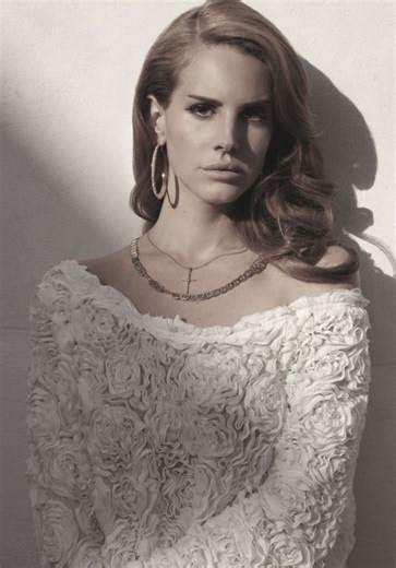 Exploring the Phenomena of Lizzy Grant & Lana Del Rey