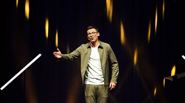 Bühnenprogramm: Martin Frank · "Wahrscheinlich liegt's an mir" (2/2)