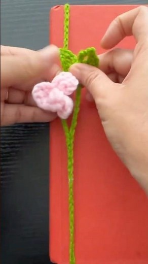 EASY Crochet Flower and Leaf Interlock Bookmarks #shorts