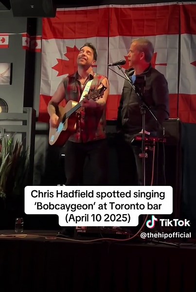 The Tragically Hip (@thehipofficial) - Chris Hadfield Sings 'Bobcaygeon' in Toronto Bar