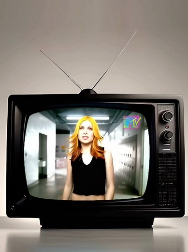 Vitamin C - Graduation / Friends Forever (1999) #vitaminc #graduation #friendsforever #1990smusic #mtv #musicvideo #bringbackmtv