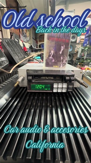 Knobs radio whit cassette player old school #old #cassete #tape #vintage #sound #automobile #retro