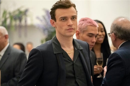 'Gossip Girl' Star Thomas Doherty Has a Side Hustle Recording Audio Erotica