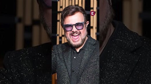 Aleks Syntek reaparece y aclara por qué estuvo en un centro de rehabilitación