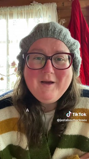 She’s just about to close up the library!!!! #books #booktok #reading #libraries #library