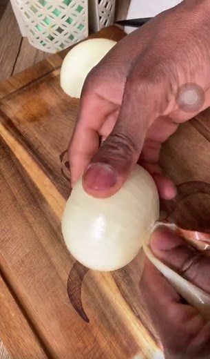 Cómo cortar cebolla en brunoise: técnica fácil y práctica