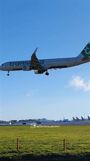 Airbus A321-251NX, Transavia (PH-YHT), landing in Lisbon from Amsterdam (TRA95L)