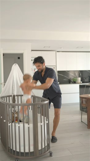 816K views · 28K reactions | A good TBT: our morning routine as a family before heading to the factory to check on some of the new pieces. ——————  Un buen TBT: nuestra rutina de mañana en familia antes de ir a la fábrica a revisar algunas de las nuevas prendas. #Family #fashion | Magno Scavo | Facebook