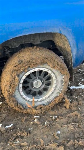 Emily Farber—Iowa City Area Realtor on Instagram: "Muddy level B roads don’t play…especially with little sedans. I was supposed to show acreages to an out of state client who flew in for a weekend of showings, but an ill-advised GPS route upended those plans and made everything very difficult. 😬I got a call from her before we even met at the first acreage that she was stuck. I quickly ascertained she was on a level B (no maintenance) road. She dropped me a pin📍and I drove to find her. There wa
