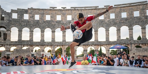 10 beginner tricks if you want to get started in freestyle football