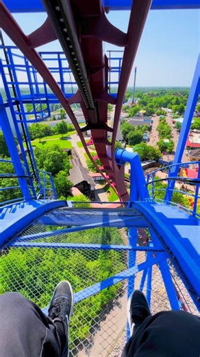 Jesiah 🤘🏽 National Coasters® on Instagram: "Banshee absolutely RIPS its layout! 🔥 What’s your guilty pleasure ride? 🙂‍↔️🎢 🎥: National Coasters® Coaster Name: #Banshee • Park Name: #KingsIsland • Fun Fact: Banshee was built on the former location of the Son of Beast. Son of Beast was the world’s tallest and fastest wooden coaster—as well as the only wooden coaster to ever exceed 200 feet in height. • Opening Date: April 18, 2014 • Closing Date: Still in operation • Location: Mason, Ohio, Un
