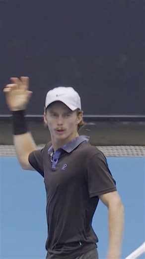 Sweeny's STUNNING backhand 🔥