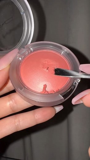 Hailey🤍 | Magic 🪄 glow blush light Hack! ✨ @maccosmeticsusa @maccosmetics @rarebeauty #reels #beauty #viral #makeup #instagram #cosmetics... | Instagram