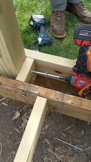 Cool Rebuild in Composite with Hidden Wedge Clips CAMO Fasteners #wedgeclip #tips #deck #composite #revivehometips #diyhomeprojects #construction #tools | Revive Home Tips