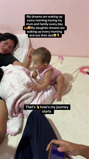 This is my first time outside of my country 😊 first time long flight and my partner booked us a wrong flight ticket so me and my older daughter have to flight to Singapore first 😏and wait for them for 34 hr and then all 4 of us can fly to New Zealand together and we did make it 🌿 #kiwilife #thaimominNZ #travel #thailand🇹🇭