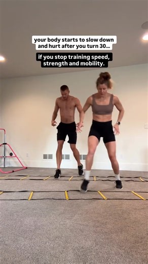 🚨Try full workout: Athlete 25 Day 4! You’ll get abs, cardio and coordination training PLUS 3k steps in during your workout! https://www.nourishmovelove.com/athlete-25-cardio-and-core-workout/ By age 40, most of us are 20% slower in change of direction and reaction speed...unless you DO something about it 🤯 Today’s agility HIIT workout is designed to keep your brain and body fast, responsive, and resilient — so you can pivot, twist, jump, run, and move pain-free for decades to come. This isn’t