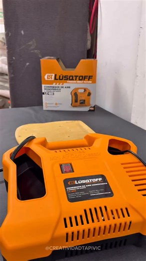 Hoy te quiero mostrar esta maravilla de compresor portátil!! Y versátil para usar con varias herramientas neumáticos! ✅😳 • • • • • • #upholstery #diy #tapivic #buenosaires #diyhomedecor #tapiceria #tutorial #tapiceros #upholsteryschool #upholstered #tapizdecorativo #tapizado #tapizadodemuebles #tapizar #herramienta | Creatividad Tapivic