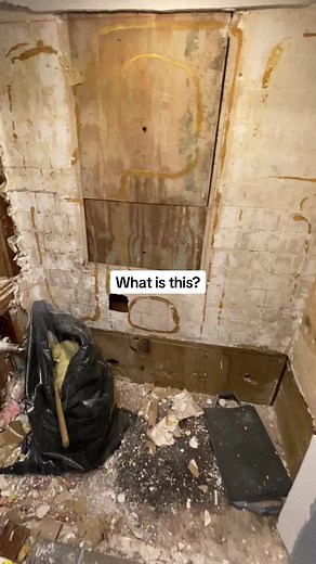 We removed the shower wall and found this opening, After we finally got the heavy secured boards off and opened it up at first glance we were surprised!! ##oldhouse##fyp##history##inthewalls##fypシ゚viral##hiddenroom#wa#watchtillendt#storytimey#fyi#hiddeni#hiddentreasurer#treasurei#hiddengemi#discoveryl#olda#watcho#followo#coolplacesi#viraltiktok