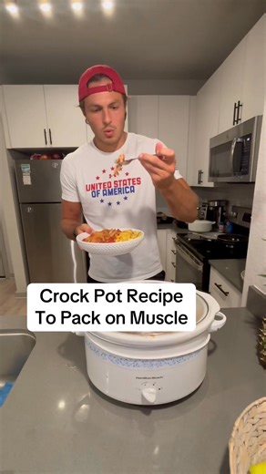 Balsamic Chicken in the crock pot takes 5 minutes to prep and will help you pack on muscle Comment “101” and I’ll DM you info on my full 101 recipe cookbook ✅ | Apexmandan