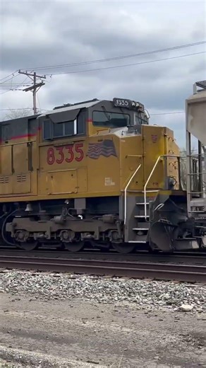 Part 2 11V with a Union Pacific SD70ACE as a mid dpu