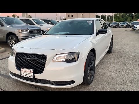 2020 Chrysler 300 Touring Review