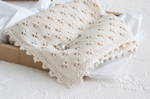 Cloverleaf Eyelet Baby Blanket