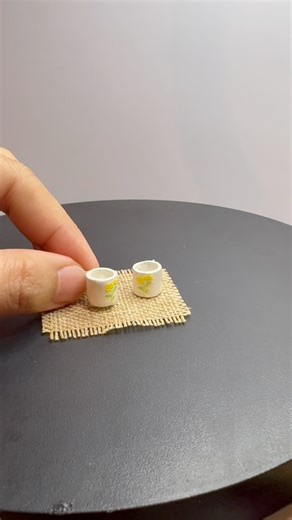 How to make cups using folder, wire, nail sticker and nail polish (white and colorless) #miniature #tutorial #handmade #dioramaart | Ey SG
