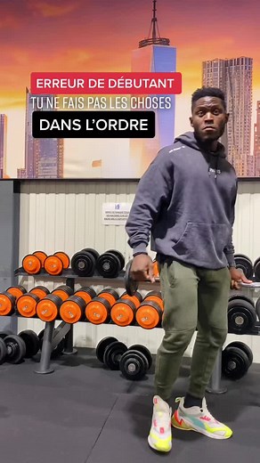 Entraînement avec poids libres et machines : augmentation de masse musculaire