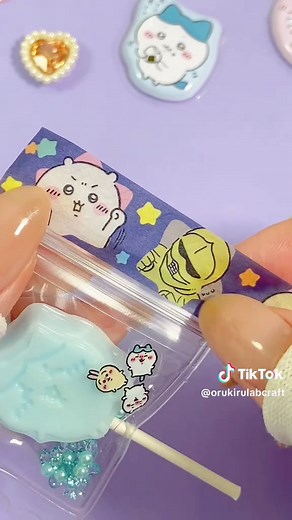 【ちいかわ工作】グミの袋でレジンキャンディキーホルダーの作り方