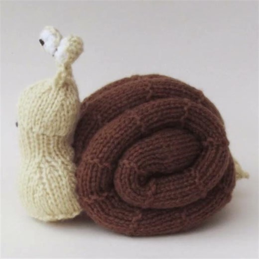 TeaCosyFolk Snail Chocolate Orange Cosy #knittingpattern