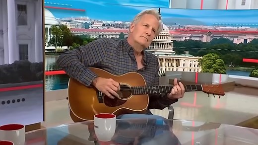 Jeff Daniels gives live performance inspired by No Kings Protest of the Trump Administration
