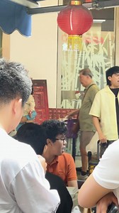 POV: You finally found the karaoke spot… and it’s everywhere 👀🎤 Platinum Karaoke is now officially OPEN at Lucky Chinatown, bringing our signature karaoke experience to even more music lovers! From our concept stores in Makati and Bataan, to this newest spot at Lucky Chinatown—and with more branches opening soon—we’re creating spaces where friends, families, and barkadas can sing, laugh, and celebrate together. 🎤🎶 Drop by, grab the mic, and make every visit a moment worth singing about. 🎶 V