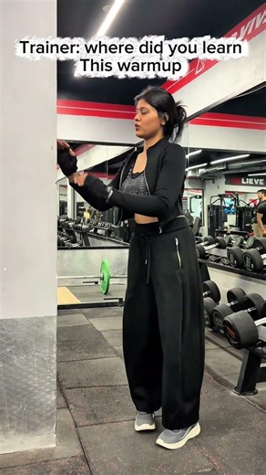 Where did you learn this type of warmup 😜😎🌷…..#youtubeshorts #youtube #gymlife #gymlover #fpy