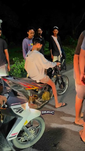 Fu 155cc🔥🔥 #ramloproject -------------------- IF : @andika__pratama_02 _________________ IKUTI @ramloproject _________________ PP ENDORSE?? DM/WA:08176539796 __________________ mau di respot???? Follow & Tag @ramloproject Hastag #ramloproject #ramloproject #bebek200cc #bebek155cc @bebek300cc #bebeksleepengine #rodabalapjawa #infobalapliarsrage #dragvidio #liaranklaten #dragbikeindonesia #balapliar @thailandracing #balapkediri #dragbike201m #liaranklaten #liaranboyolali #herexsquadmaniax #liara