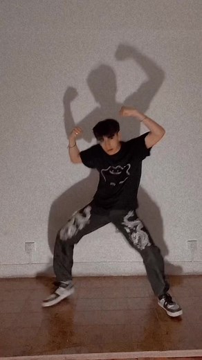 stream this song 🔝 #engene #enhypen #paradoxxinvasion #manifesto_day1 #kpop #dance #niki #enhypen_belift #kpopfyp #paratii