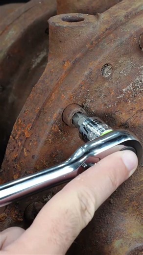 This is how to Prevent Damage from happening to a Hex Fastener with a GripEdge RPT Hex