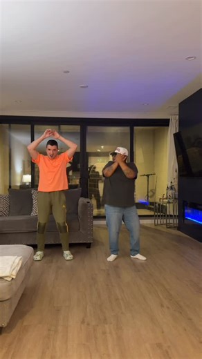 Tee Sanders 🌈 on Instagram: "He didn’t have to eat me up like that!"