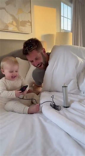 Dad vs Baby: Morning Surprise Edition 😜#BabyGiggles #HomeMoments #ShortsComedy #ViralFamily