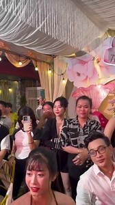 5.2M views · 133K reactions | Làm MC cho tiệc thôi nôi 2 bé con của Tủn Cùi Bắp vui quá chừng ☺️ | Nguyễn Thanh Nhí | Facebook