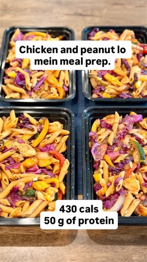 Kat Grandchamp | Certified Nutritionist | If you think meal prep has to be boring, watch this! 🥜 PEANUT LO MEIN GRILLED CHICKEN MEAL PREP MACROS (per serving): 436 calories | 50g... | Instagram